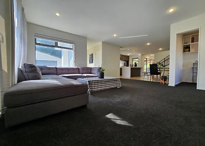 Azena Suites & Apartment